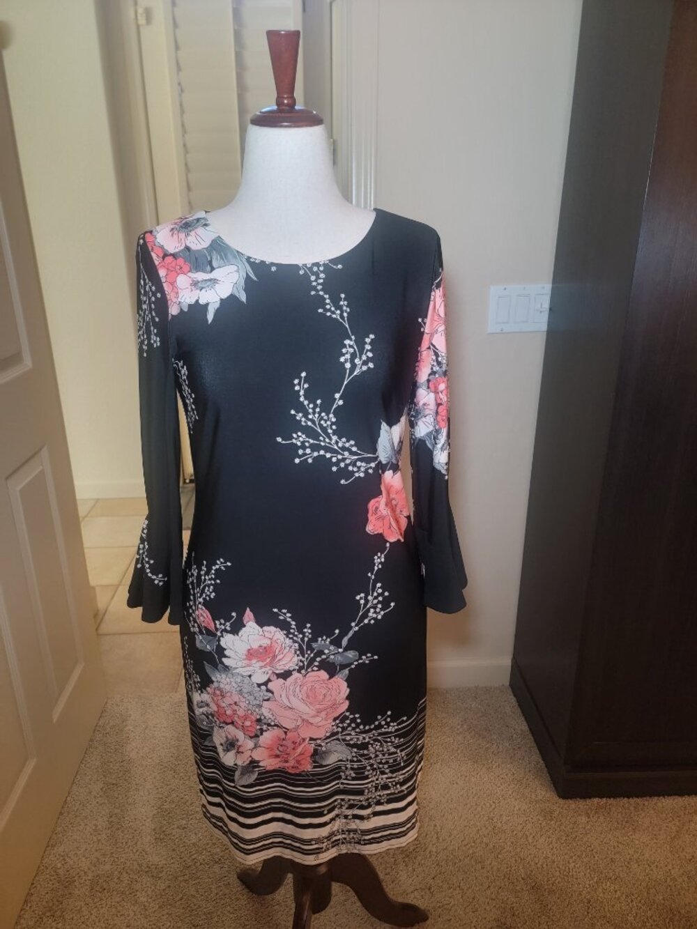 LESLIE FAY WOMEN'S BLACK MULTI COLOR, PEACH SHEATH DRESS LONG SLEEVES- SIZE 8